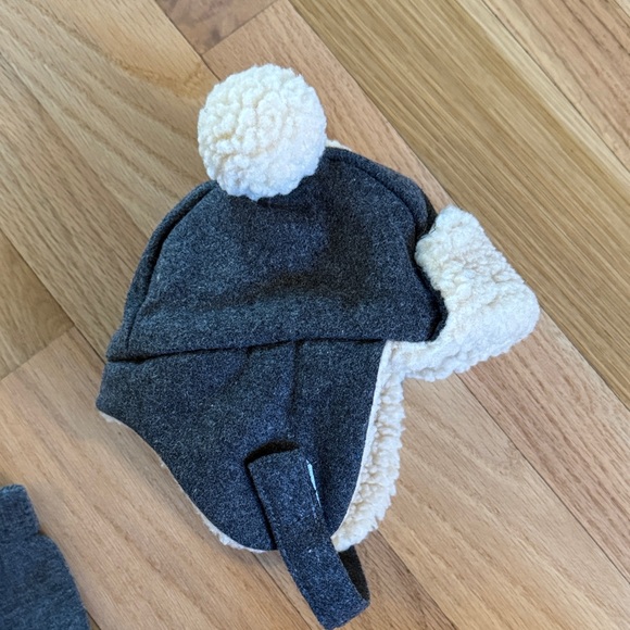 Gray and Cream Kids Bear Hat and Mittens Set - Picture 2 of 4